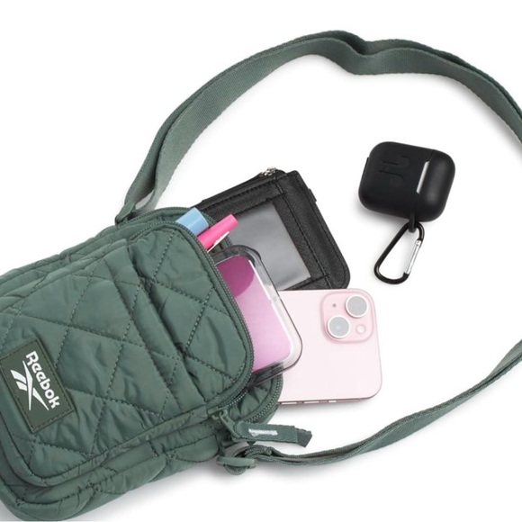 Reebok Green Quilted Men's Bag - Picture 7 of 10